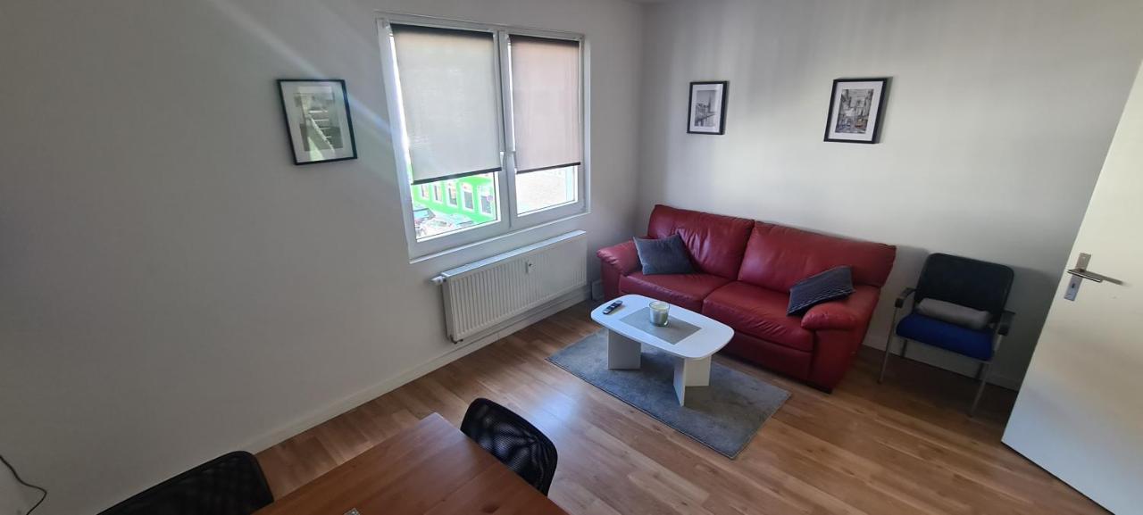 Schoene 2 Zimmer Apartment In Krefeld City, Monteur Wohnung Netflix & Prime Esterno foto